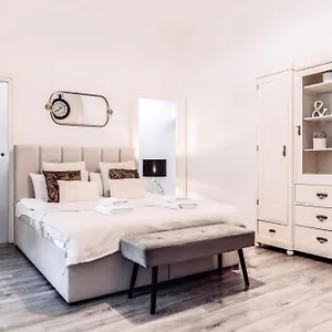 Apartment Wenceslas Square / Main Station - New Studio*****, Prague